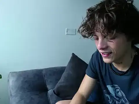 Snapshot of Santiago_kiler chatting on 12/13/24, 07:43 Santiago kiler online show from 12/13/24, 07:43