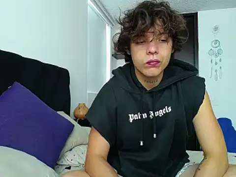 Snapshot of Santiago_kiler chatting on 12/18/24, 07:08 Santiago kiler online show from 12/18/24, 07:08