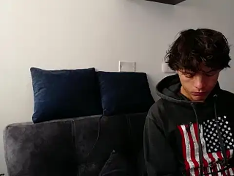 Snapshot of Santiago_kiler chatting on 12/29/24, 02:31 Santiago kiler online show from 12/29/24, 02:31