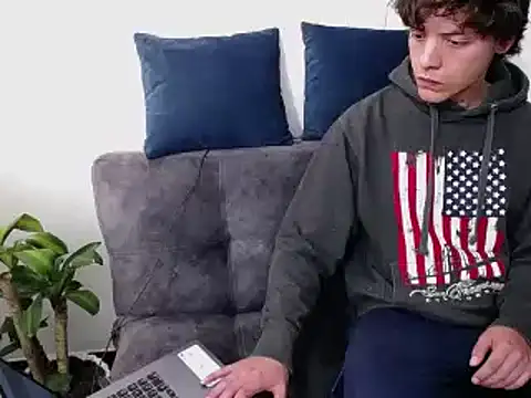 Snapshot of Santiago_kiler chatting on 12/29/24, 08:37 Santiago kiler online show from 12/29/24, 08:37