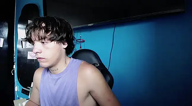 Snapshot of Santiago_kiler chatting on 01/09/25, 05:43 Santiago kiler online show from 01/09/25, 05:43