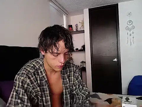 Snapshot of Santiago_kiler chatting on 01/16/25, 01:47 Santiago kiler online show from 01/16/25, 01:47