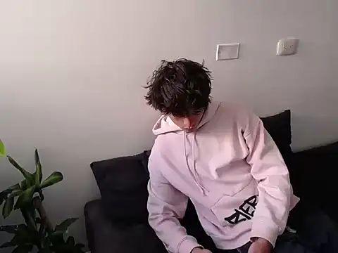 Snapshot of Santiago_kiler chatting on 01/31/25, 02:28 Santiago kiler online show from 01/31/25, 02:28