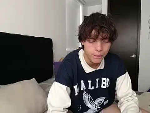 Snapshot of Santiago_kiler chatting on 02/03/25, 05:03 Santiago kiler online show from 02/03/25, 05:03