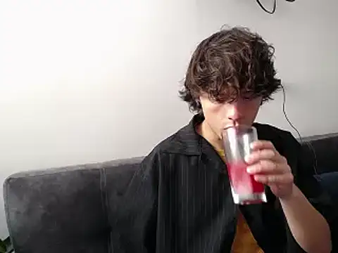 Snapshot of Santiago_kiler chatting on 03/07/25, 01:51 Santiago kiler online show from 03/07/25, 01:51