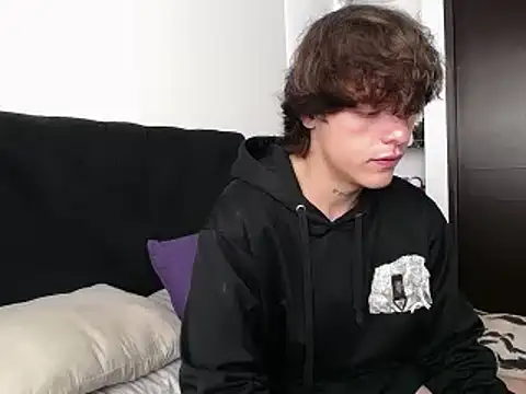 Snapshot of Santiago_kiler chatting on 03/08/25, 04:28 Santiago kiler online show from 03/08/25, 04:28