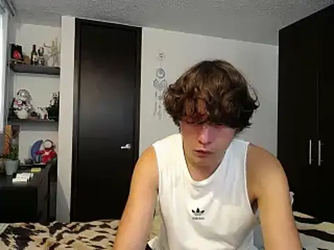 Snapshot of Santiago_kiler chatting on 03/08/25, 10:34 Santiago kiler online show from 03/08/25, 10:34