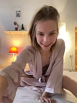 Snapshot of LeyaJohnson chatting on 12/15/24, 05:34 LeyaJohnson online show from 12/15/24, 05:34