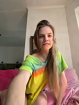 Snapshot of LeyaJohnson chatting on 01/10/25, 12:15 LeyaJohnson online show from 01/10/25, 12:15