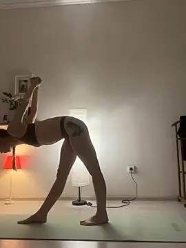 Snapshot of LeyaJohnson chatting on 01/28/25, 06:07 LeyaJohnson online show from 01/28/25, 06:07