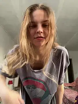 Snapshot of LeyaJohnson chatting on 03/21/25, 01:23 LeyaJohnson online show from 03/21/25, 01:23