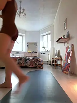 Snapshot of LeyaJohnson chatting on 03/06/26, 01:18 LeyaJohnson online show from 03/06/26, 01:18