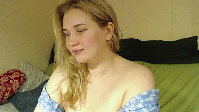 mmmPinUpGirl online show from 10/11/25, 05:22