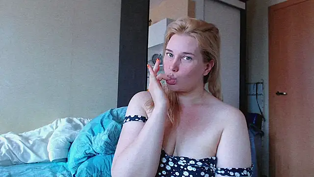 mmmPinUpGirl online show from 07/13/26, 12:19