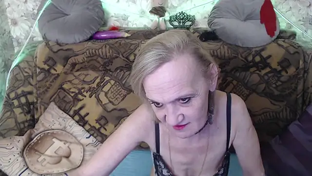 MissBekker online show from 12/21/24, 09:36