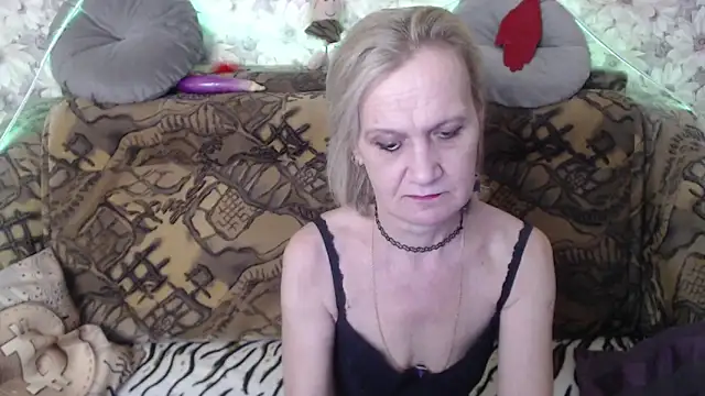 MissBekker online show from 12/31/24, 01:04