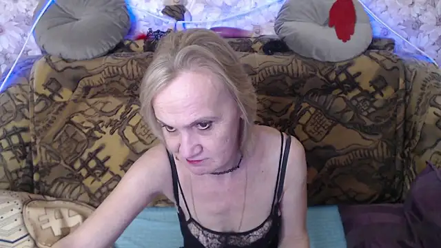 MissBekker online show from 01/08/25, 02:25