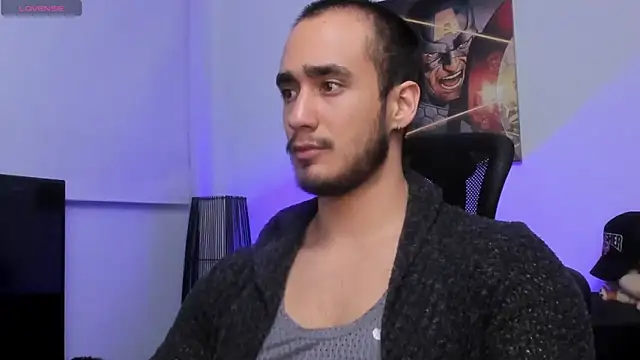 Snapshot of AlexRivera6 chatting on 12/07/24, 01:14 AlexRivera6 online show from 12/07/24, 01:14