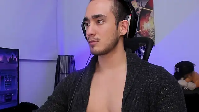 Snapshot of AlexRivera6 chatting on 12/09/24, 01:51 AlexRivera6 online show from 12/09/24, 01:51