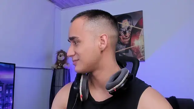 Snapshot of AlexRivera6 chatting on 12/16/24, 12:26 AlexRivera6 online show from 12/16/24, 12:26