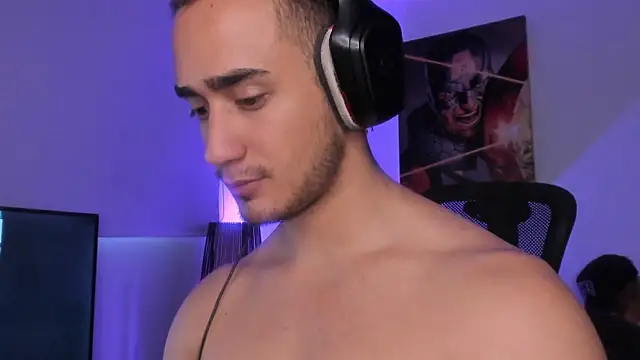 Snapshot of AlexRivera6 chatting on 12/28/24, 10:44 AlexRivera6 online show from 12/28/24, 10:44