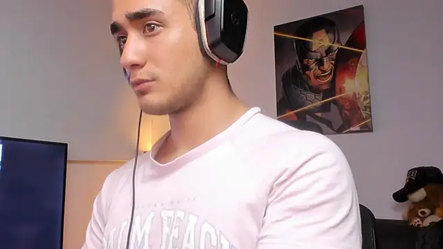 Snapshot of AlexRivera6 chatting on 01/05/25, 12:42 AlexRivera6 online show from 01/05/25, 12:42