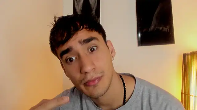 Snapshot of AlexRivera6 chatting on 09/14/25, 03:11 AlexRivera6 online show from 09/14/25, 03:11