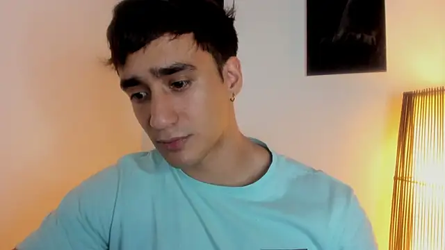 Snapshot of AlexRivera6 chatting on 09/16/25, 01:28 AlexRivera6 online show from 09/16/25, 01:28