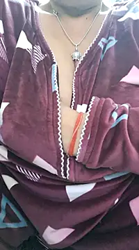 Snapshot of Kavya_XX chatting on 12/17/24, 05:18 Kavya XX online show from 12/17/24, 05:18