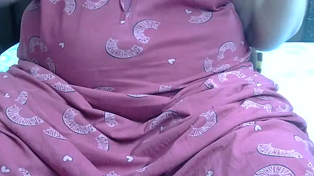 Snapshot of Kavya_XX chatting on 10/16/25, 12:44 Kavya XX online show from 10/16/25, 12:44