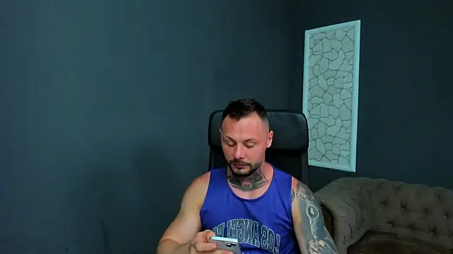 Snapshot of BrianHunts chatting on 06/25/26, 04:56 BrianHunts online show from 06/25/26, 04:56