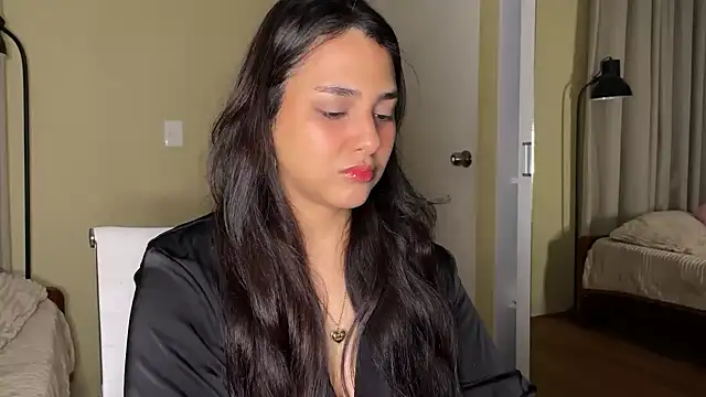 Snapshot of xSelena chatting on 05/05/26, 04:53 xSelena online show from 05/05/26, 04:53