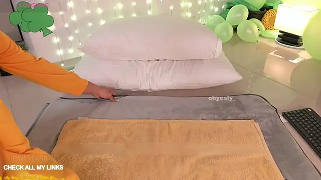 ohyesly  online show from 03/07/26, 10:23