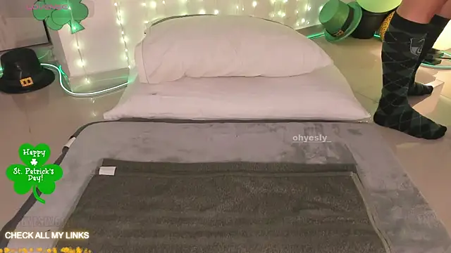 ohyesly  online show from 03/25/26, 10:10