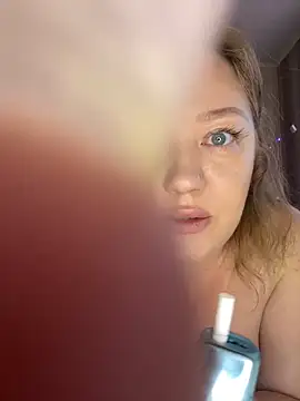 Snapshot of BBWOOW chatting on 12/24/24, 04:00 BBWOOW online show from 12/24/24, 04:00