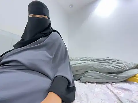 Submissive Arab online show from 12/30/24, 06:38