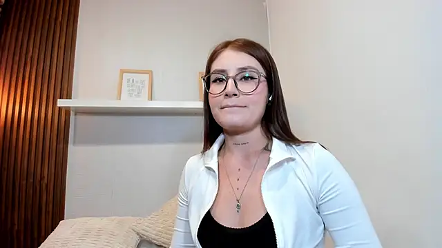 LANA-JONNES online show from 06/02/26, 11:51