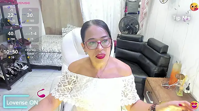 Chanel Doll  online show from 01/16/26, 09:46