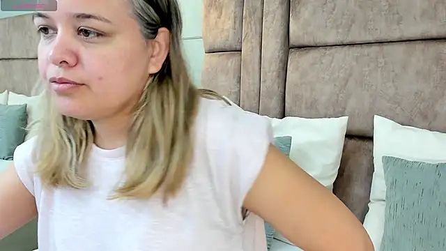 Snapshot of princesaparis chatting on 02/10/25, 11:36 princesaparis online show from 02/10/25, 11:36