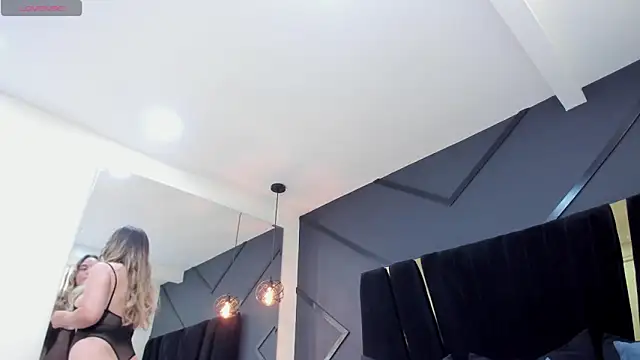 Snapshot of princesaparis chatting on 03/13/26, 05:19 princesaparis online show from 03/13/26, 05:19