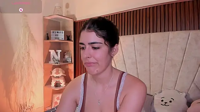  Niah  online show from 10/19/25, 08:53