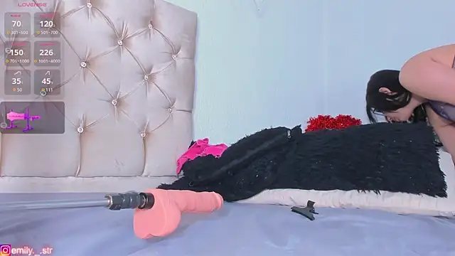 emily campbell  online show from 03/19/26, 03:38