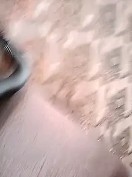 Snapshot of LeilaSaint chatting on 10/24/25, 07:05 LeilaSaint online show from 10/24/25, 07:05