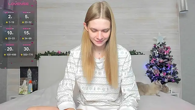 Snapshot of molly_hunt_ chatting on 12/24/24, 04:44 molly hunt  online show from 12/24/24, 04:44