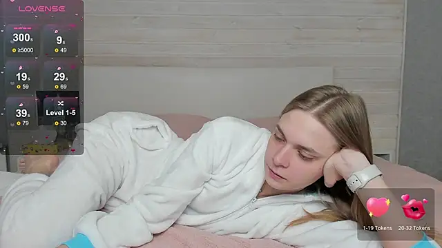 Snapshot of molly_hunt_ chatting on 01/15/25, 06:12 molly hunt  online show from 01/15/25, 06:12