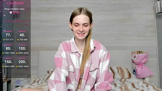 Snapshot of molly_hunt_ chatting on 03/08/25, 06:54 molly hunt  online show from 03/08/25, 06:54