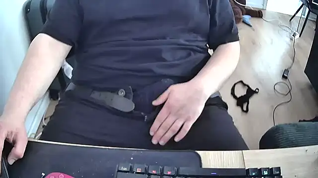 ChubbyTeen2003 online show from 04/24/26, 11:01