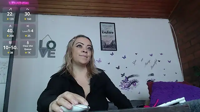 LIila28six online show from 01/11/25, 07:49