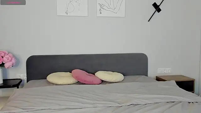 miss emily  online show from 03/04/26, 01:11