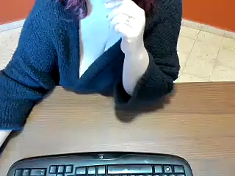 NikkiHolland online show from 02/07/25, 09:05